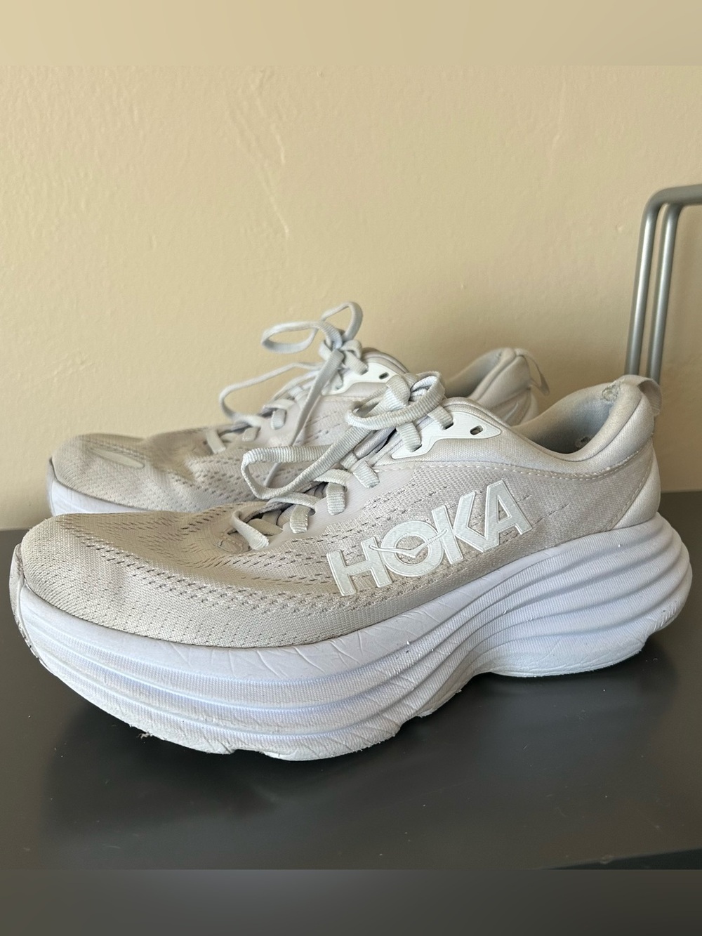 HOKA One One Bondi White Size 6.5 Women’s WIDE Shoes
